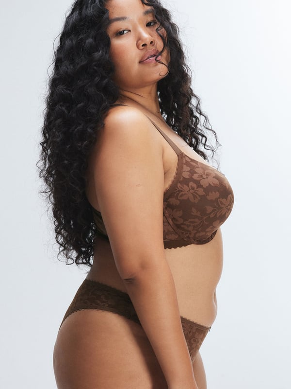 Lavish Lace Front-Closure Push-Up Bra