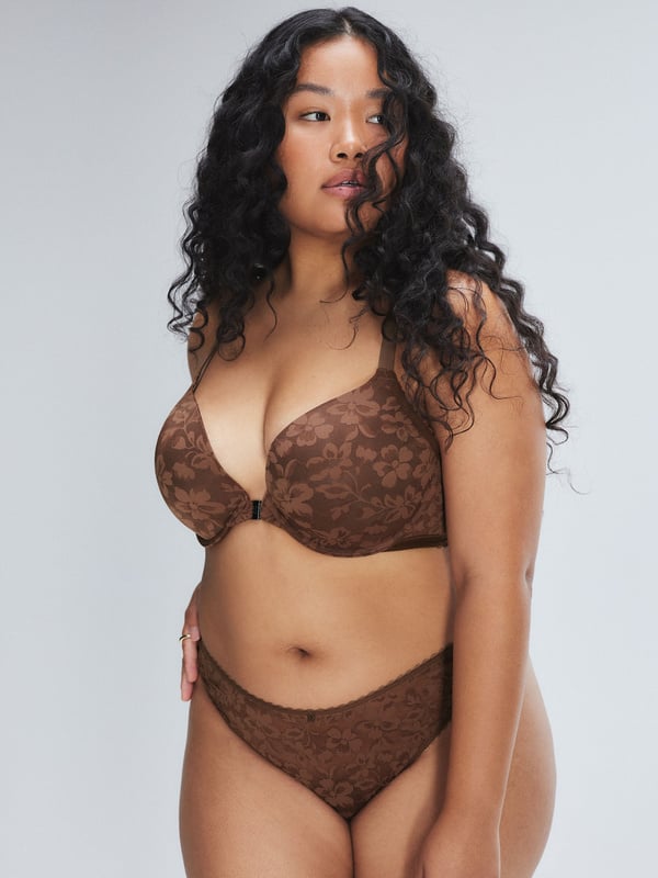 Lavish Lace Front-Closure Push-Up Bra