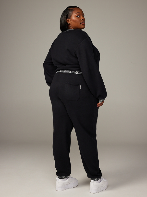 Essential Scope Logo-Trim Sweatpant