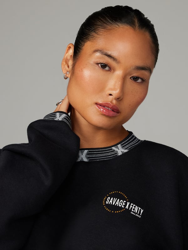Essential Scope Logo-Trim Sweatshirt