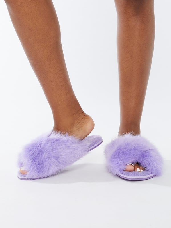 SAVAGE X FENTY CLF Fluff'd Up Slippers 