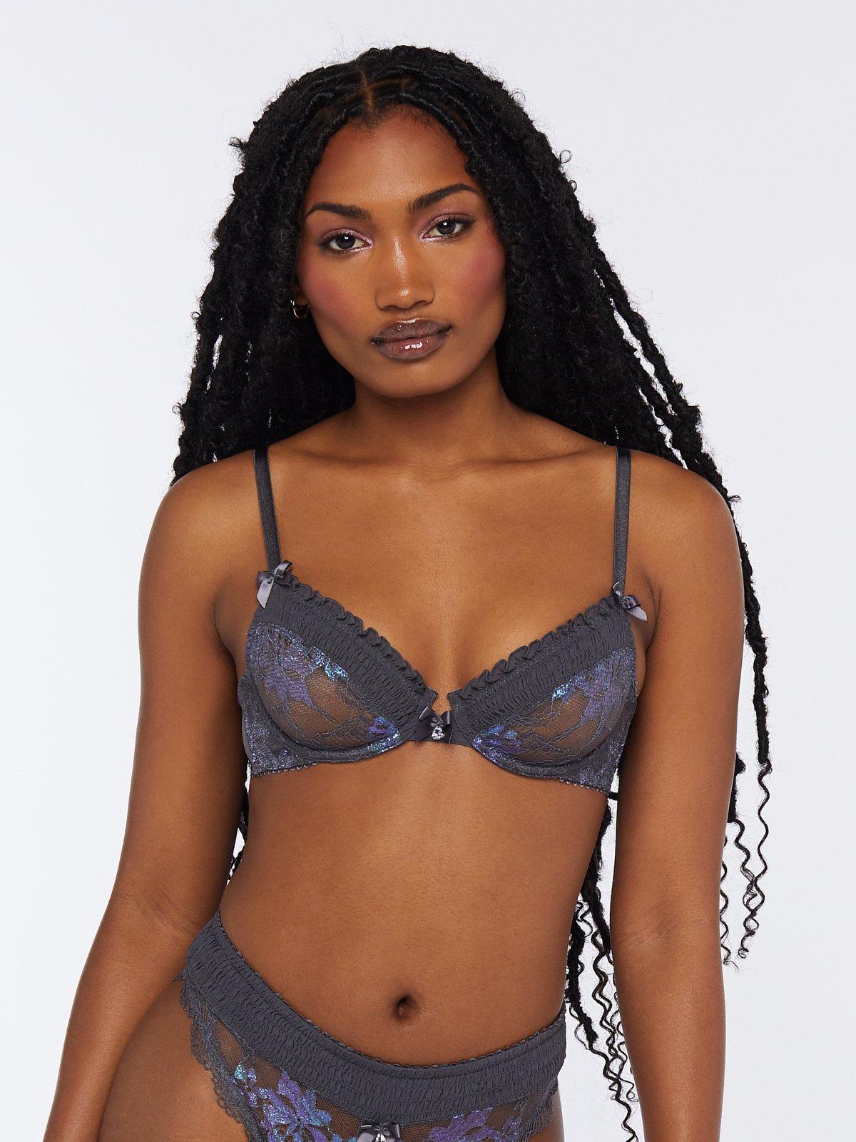 Savage X Fenty Womens Living in The Clouds Iridescent Lace Caged Demi Bra :  : Clothing, Shoes & Accessories