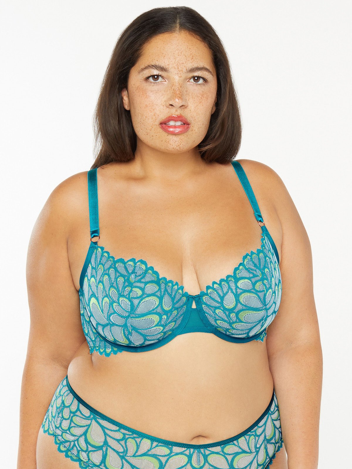 Savage X Fenty, Women's, Savage Not Sorry Lightly Lined Lace Balconette Bra,  Lace, Straight, Low-Cut Neckline, Underworld Green, 32B, Underworld Green,  32B : : Clothing, Shoes & Accessories