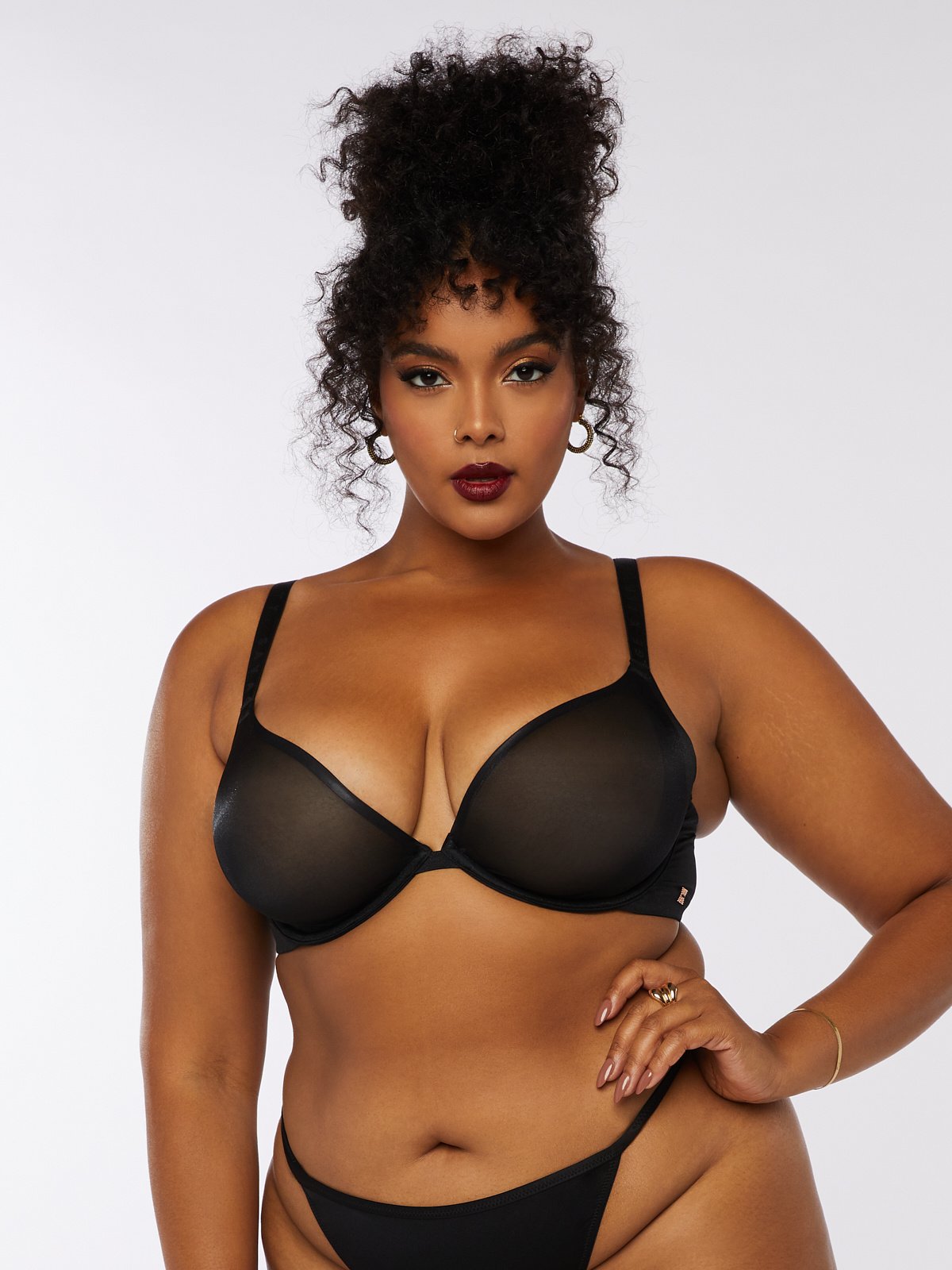 Savage X Fenty, Women's, Savage Not Sorry Low-Plunge Unlined Glissenette  Bra : : Clothing, Shoes & Accessories