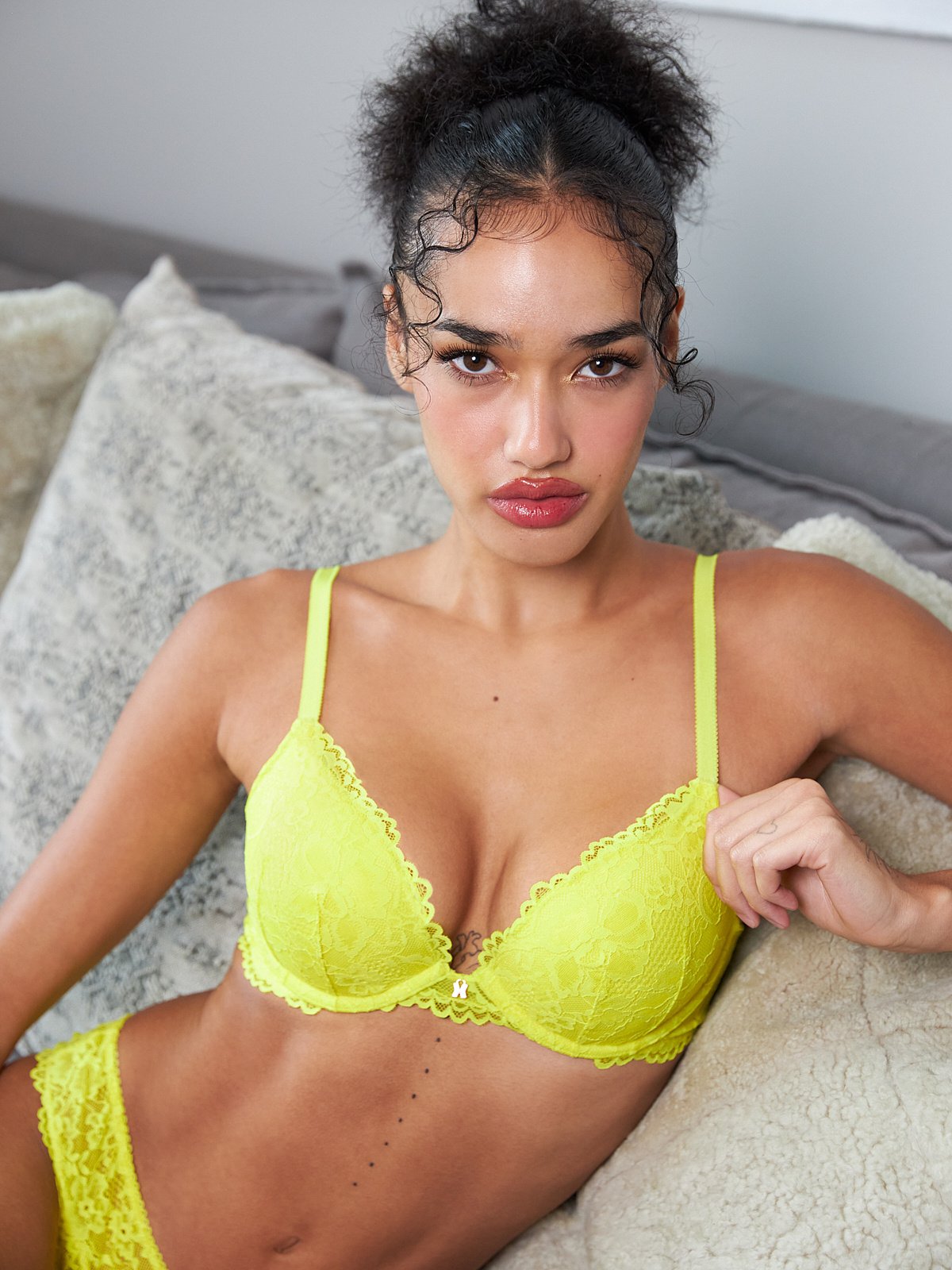 Floral Lace Push-Up Bra in Yellow