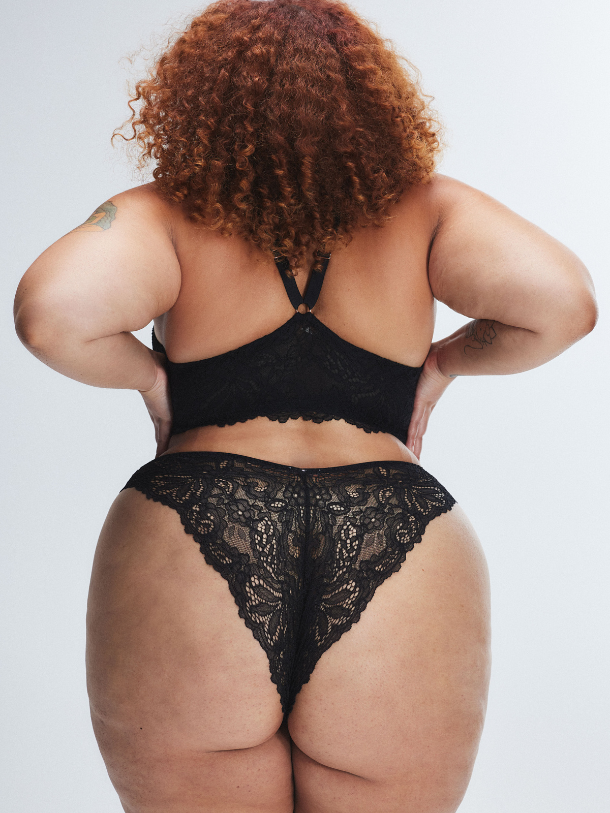 Romantic Corded Lace Front-Closure Push-Up Bra in Black | SAVAGE X FENTY