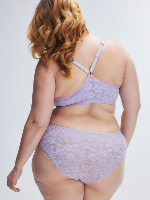 Lavish Lace Front-Closure Push-Up Bra