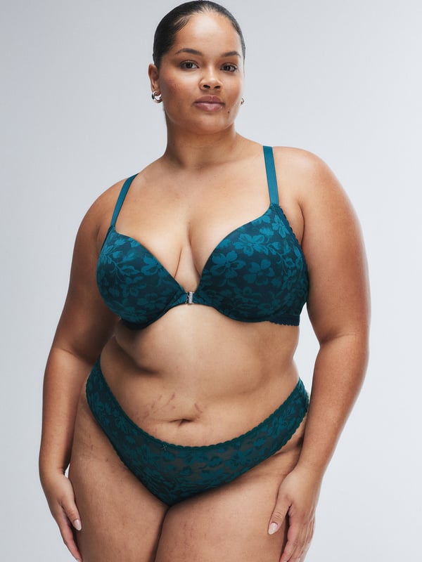 Lavish Lace Front-Closure Push-Up Bra