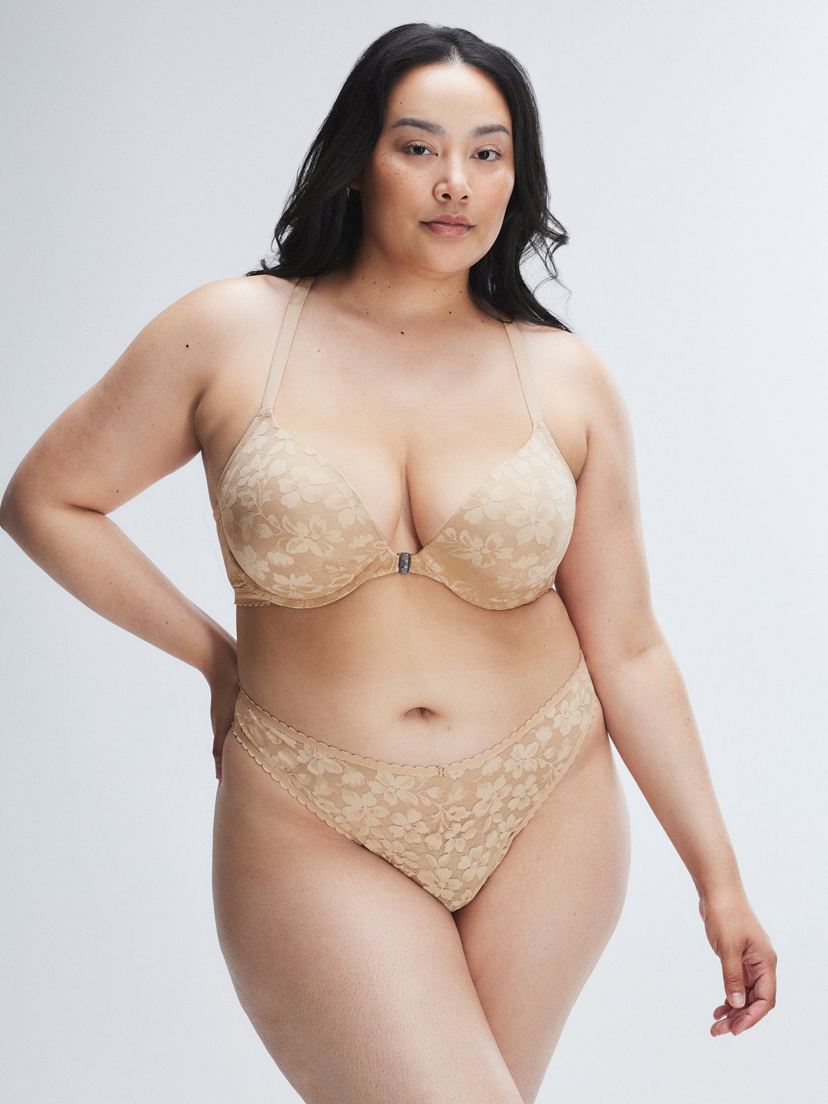 Lavish Lace Front-Closure Push-Up Bra