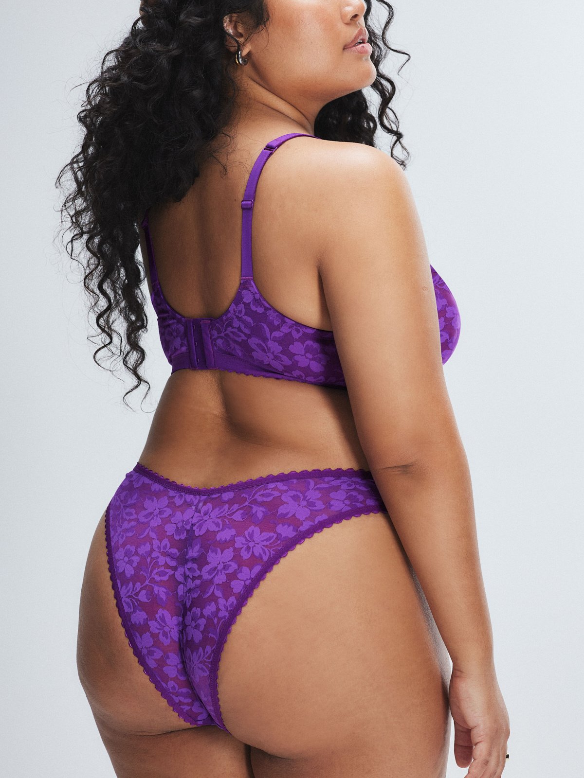 Lavish Lace Unlined Plunge Bra in Purple | SAVAGE X FENTY