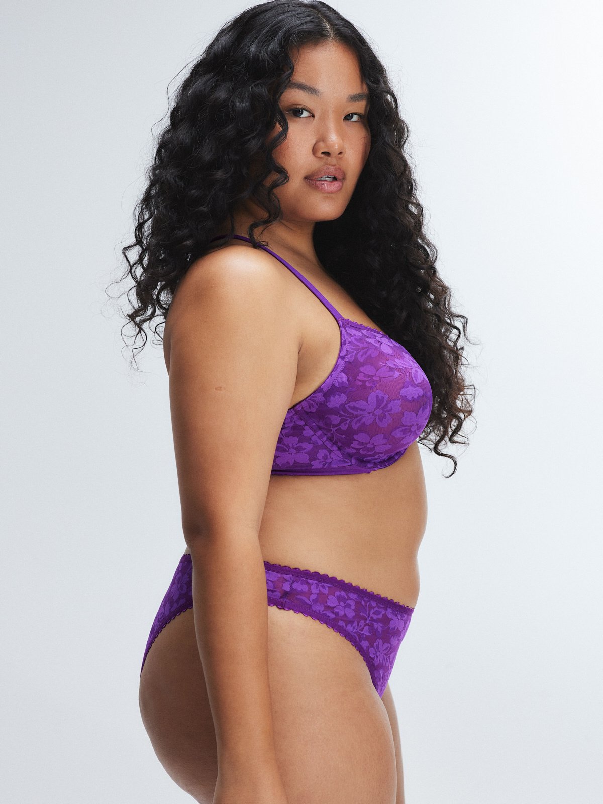 Lavish Lace Unlined Plunge Bra in Purple | SAVAGE X FENTY
