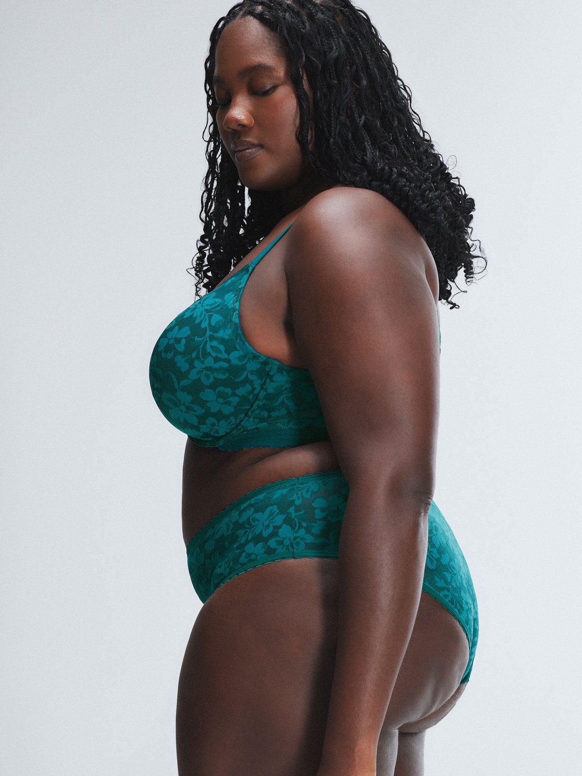 Lavish Lace Unlined Plunge Bra in Green | SAVAGE X FENTY