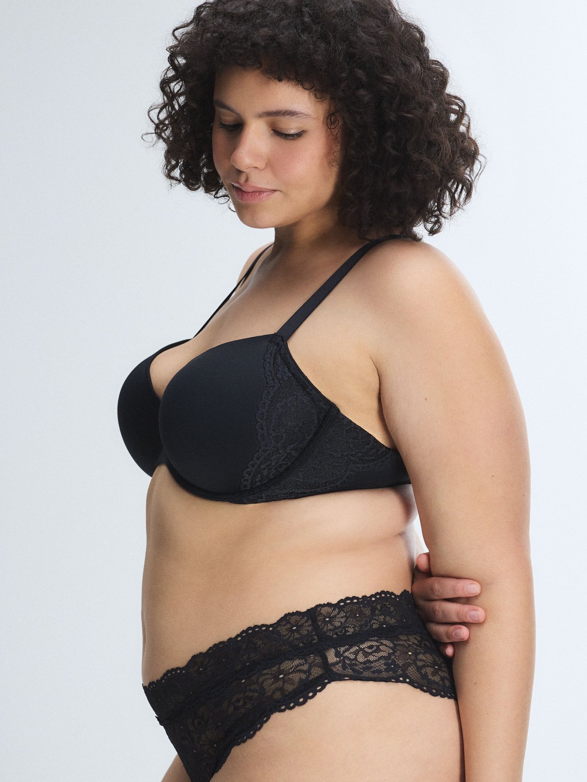Soft N' Savage Lace Convertible Demi Bra in Black | SAVAGE X FENTY