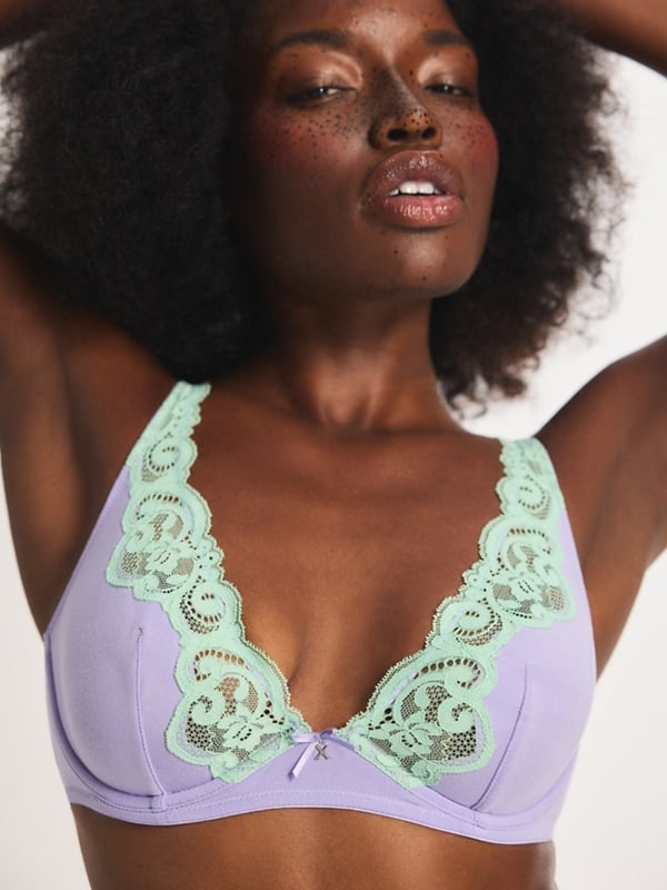 Swirly Girly Unlined Plunge Bra