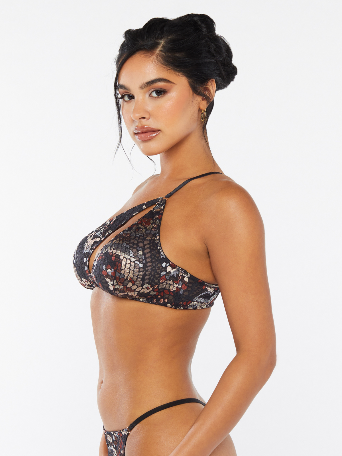Savage X Fenty Womens Cold-Hearted Snake Asymmetrical Lace Bralette