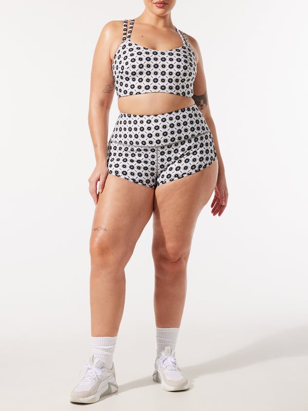 Mod High-Waist Hot Short