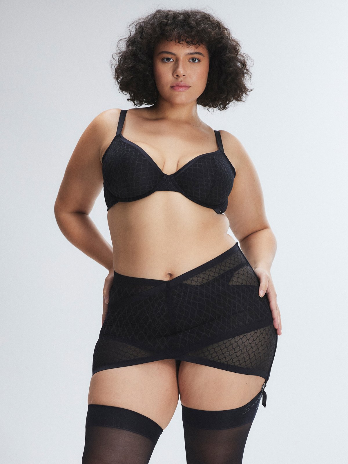 Show N' Tell Mesh Garter Skirt