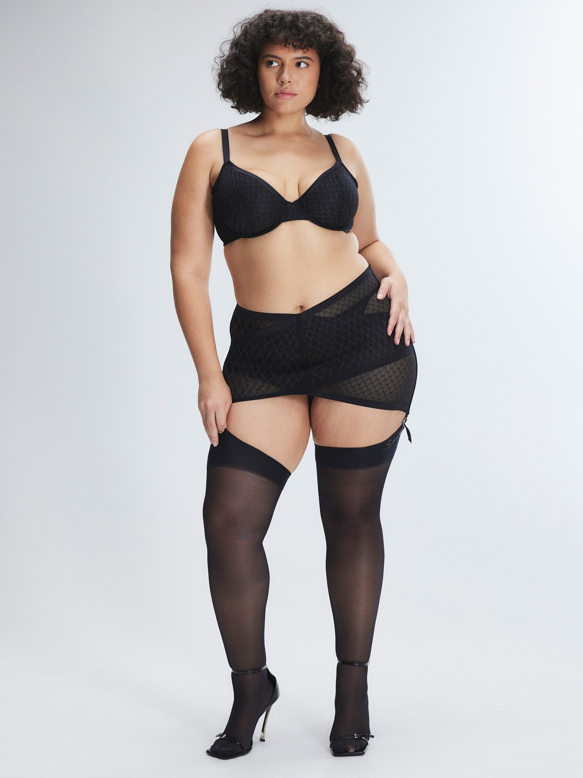 Show N' Tell Mesh Garter Skirt