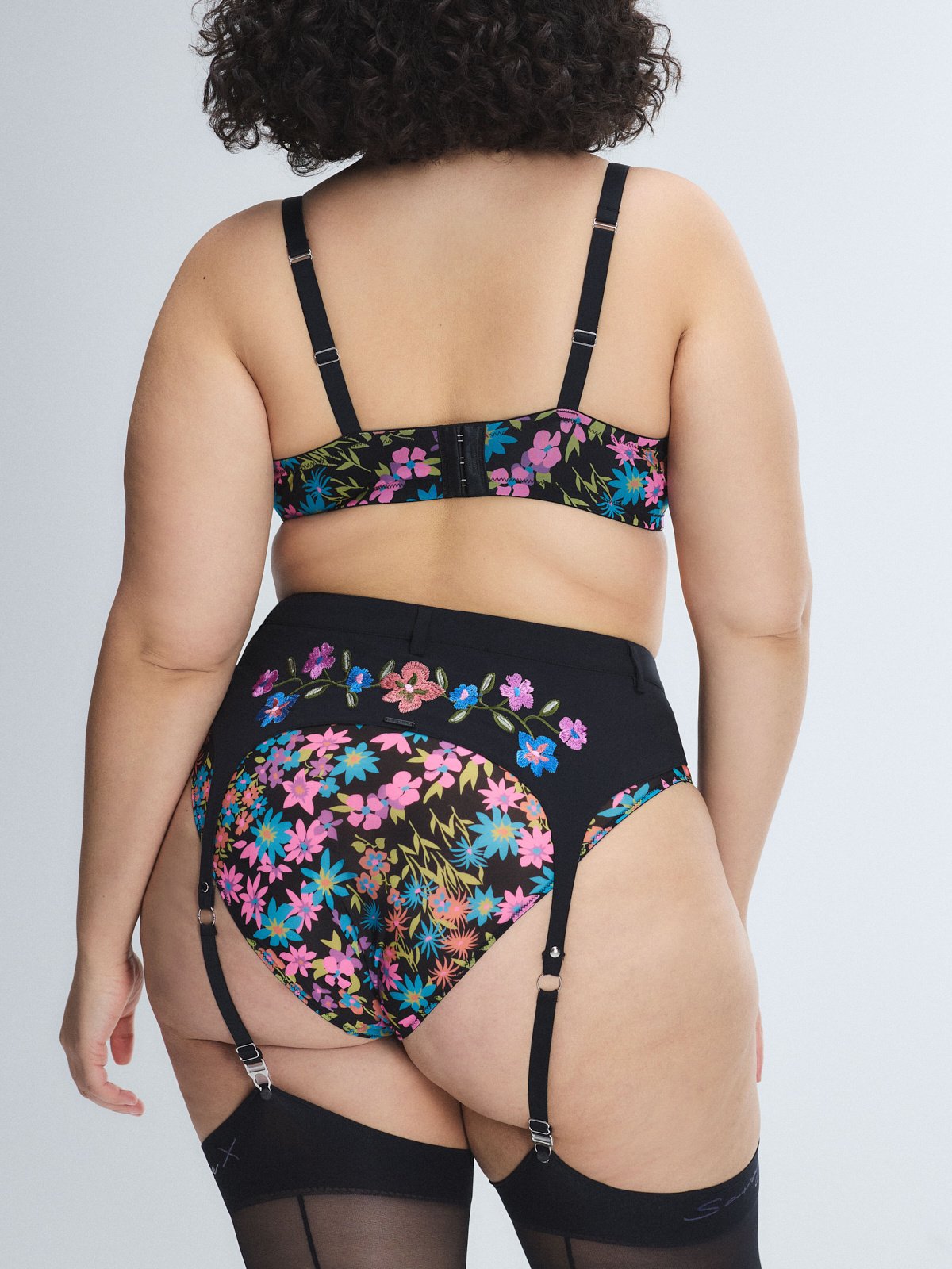 Hopelace Romantic Garter Belt in Black | SAVAGE X FENTY