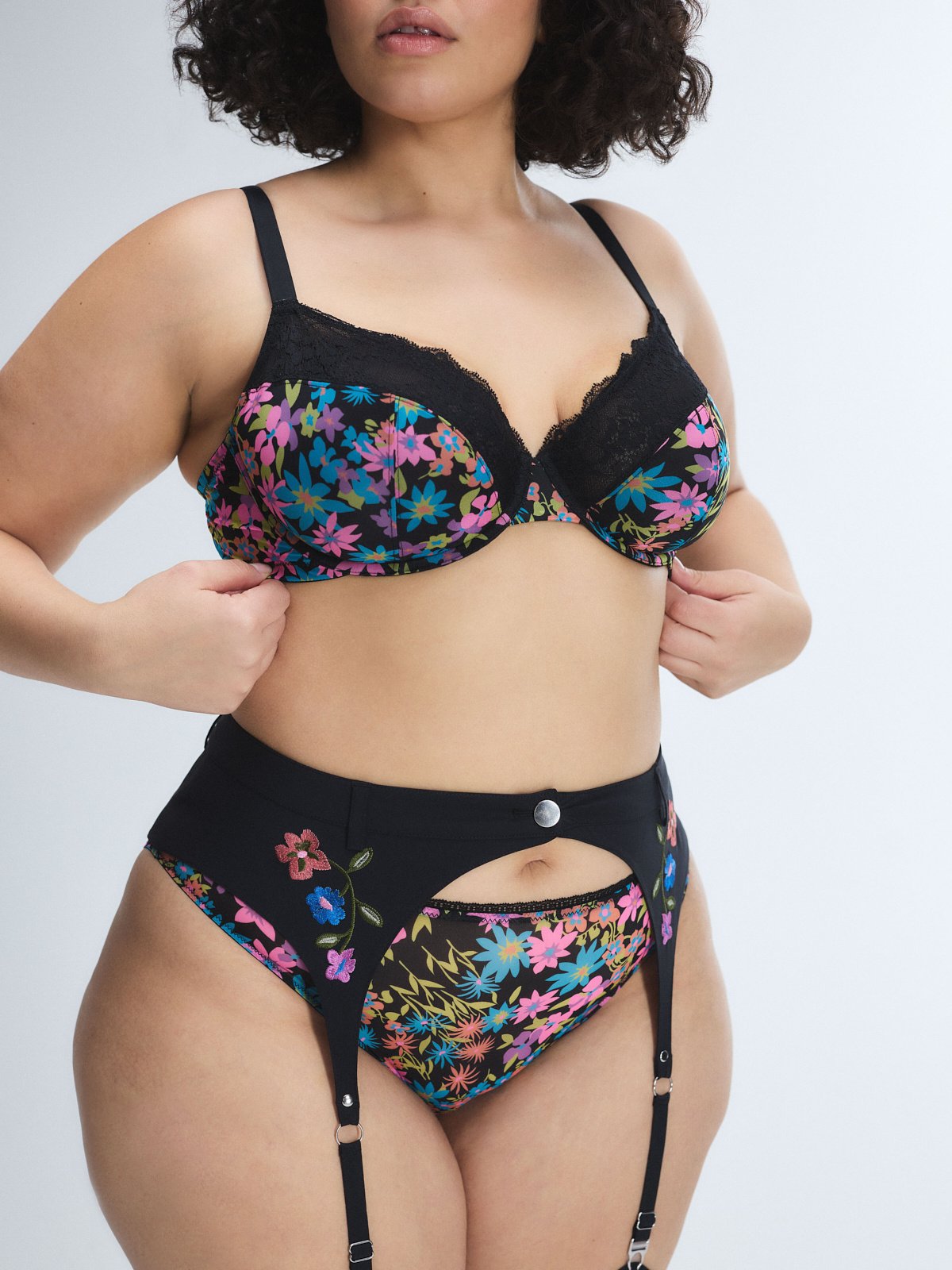 Hopelace Romantic Garter Belt in Black | SAVAGE X FENTY