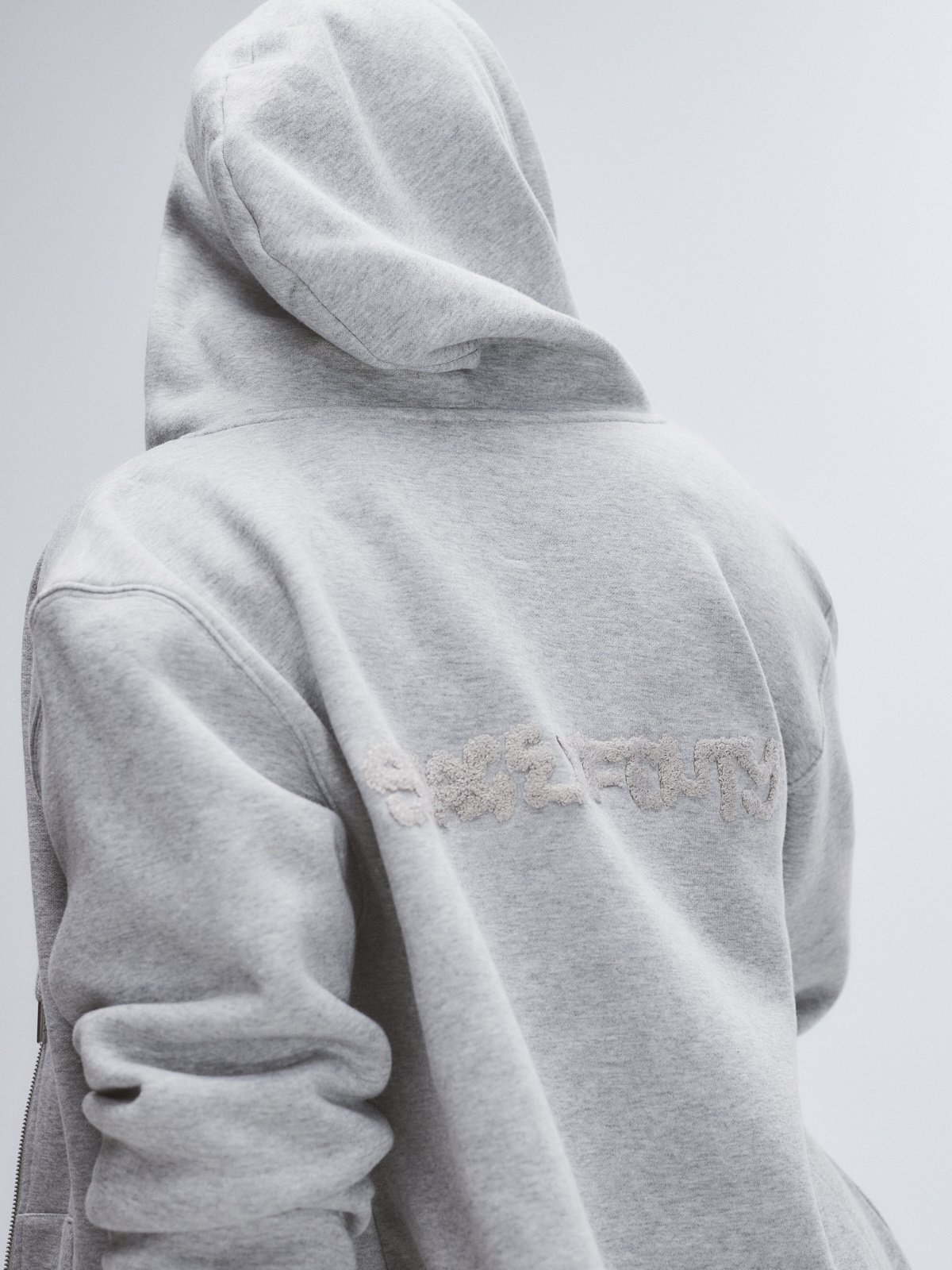 Essential Fleece Logo Graphic Zip-Up Hoodie