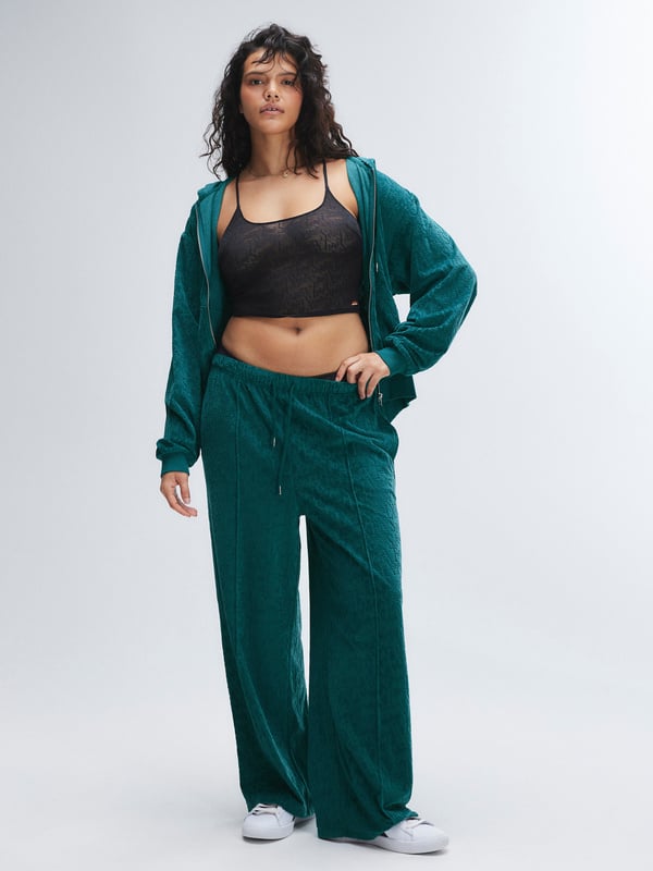 Women's Signature Script Velour Slippers
