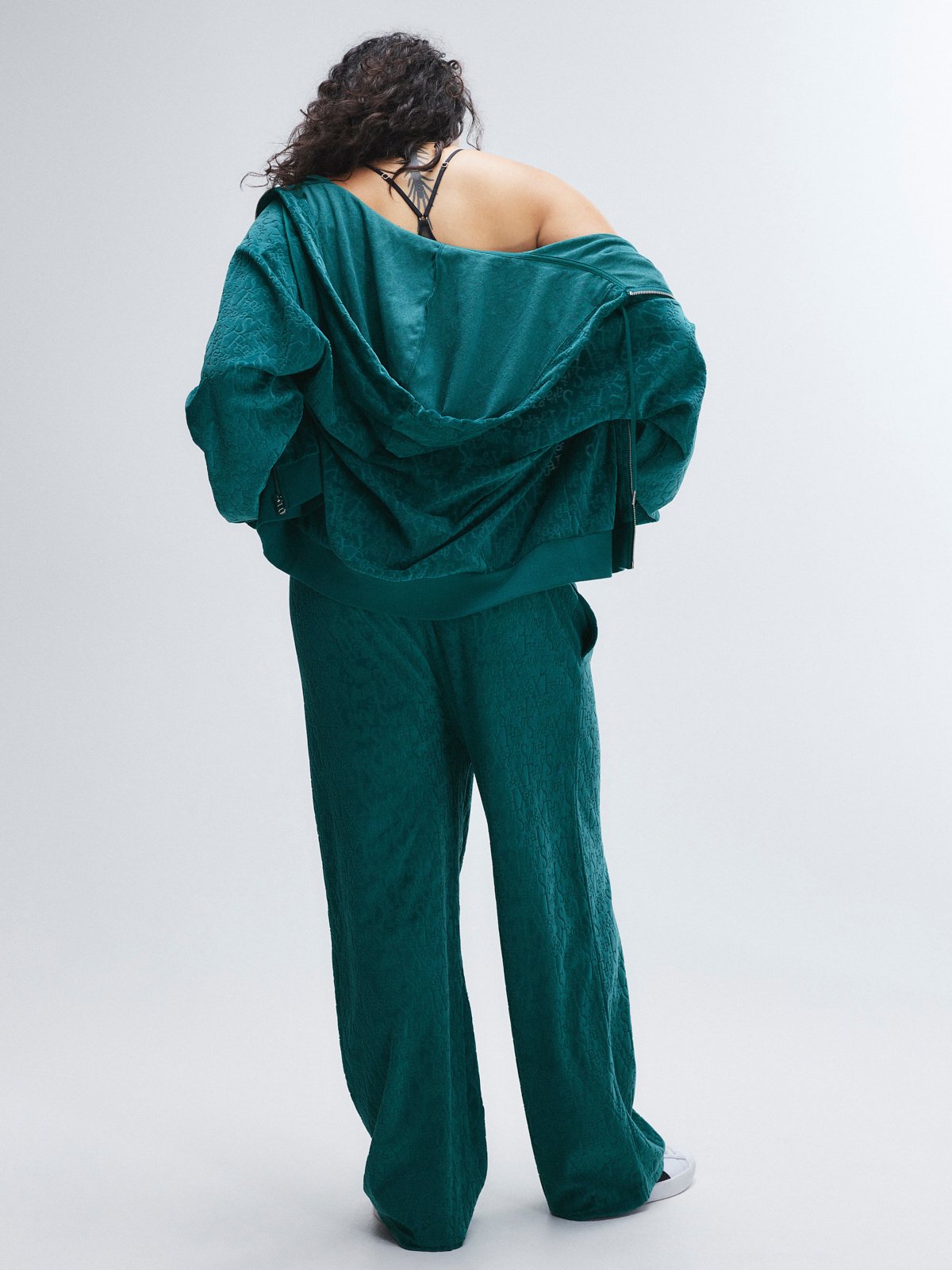 Signature Script Velour Pintuck Pant in Green | SAVAGE X FENTY