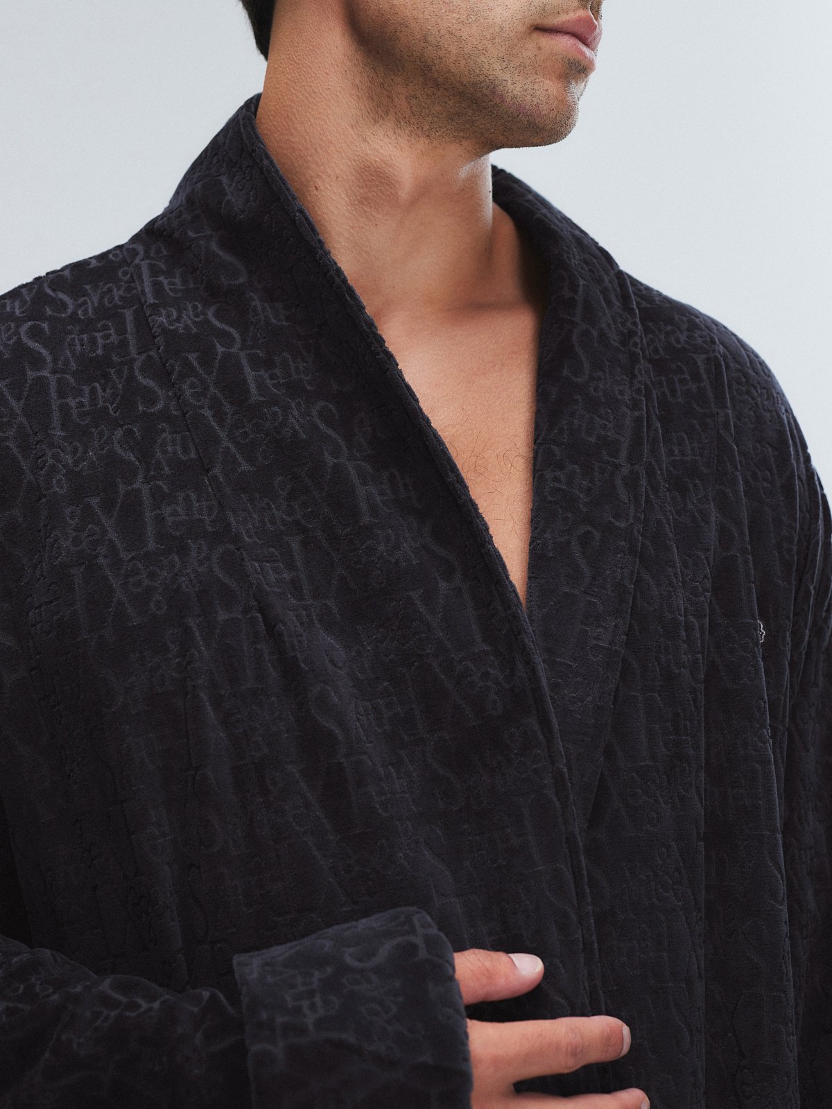 Signature Script Velour Robe