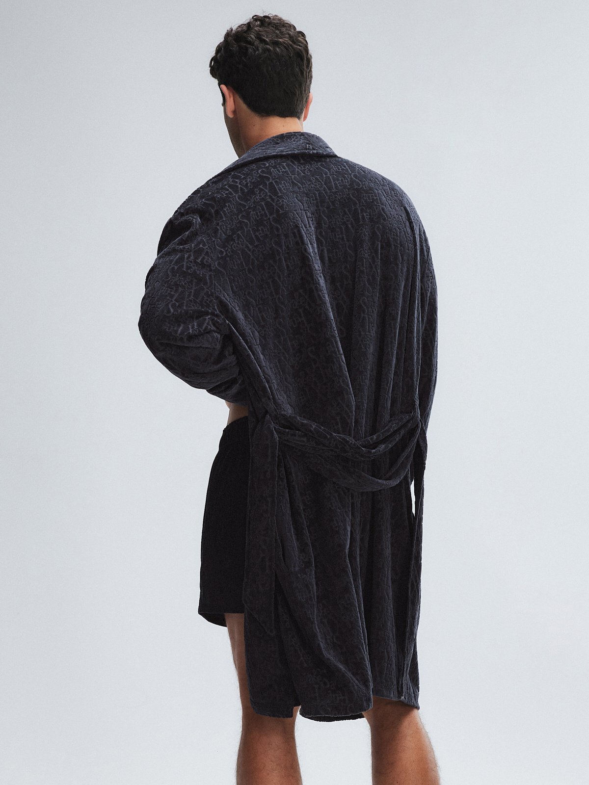 Signature Script Velour Robe