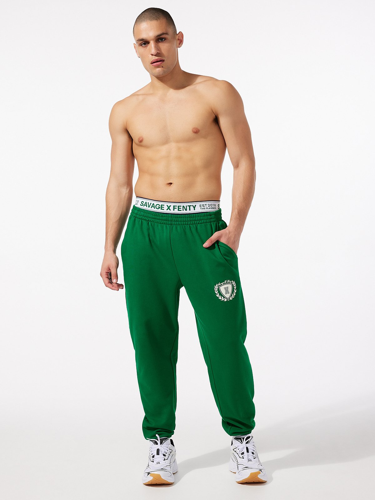 Essential Terry Crest Sweatpant