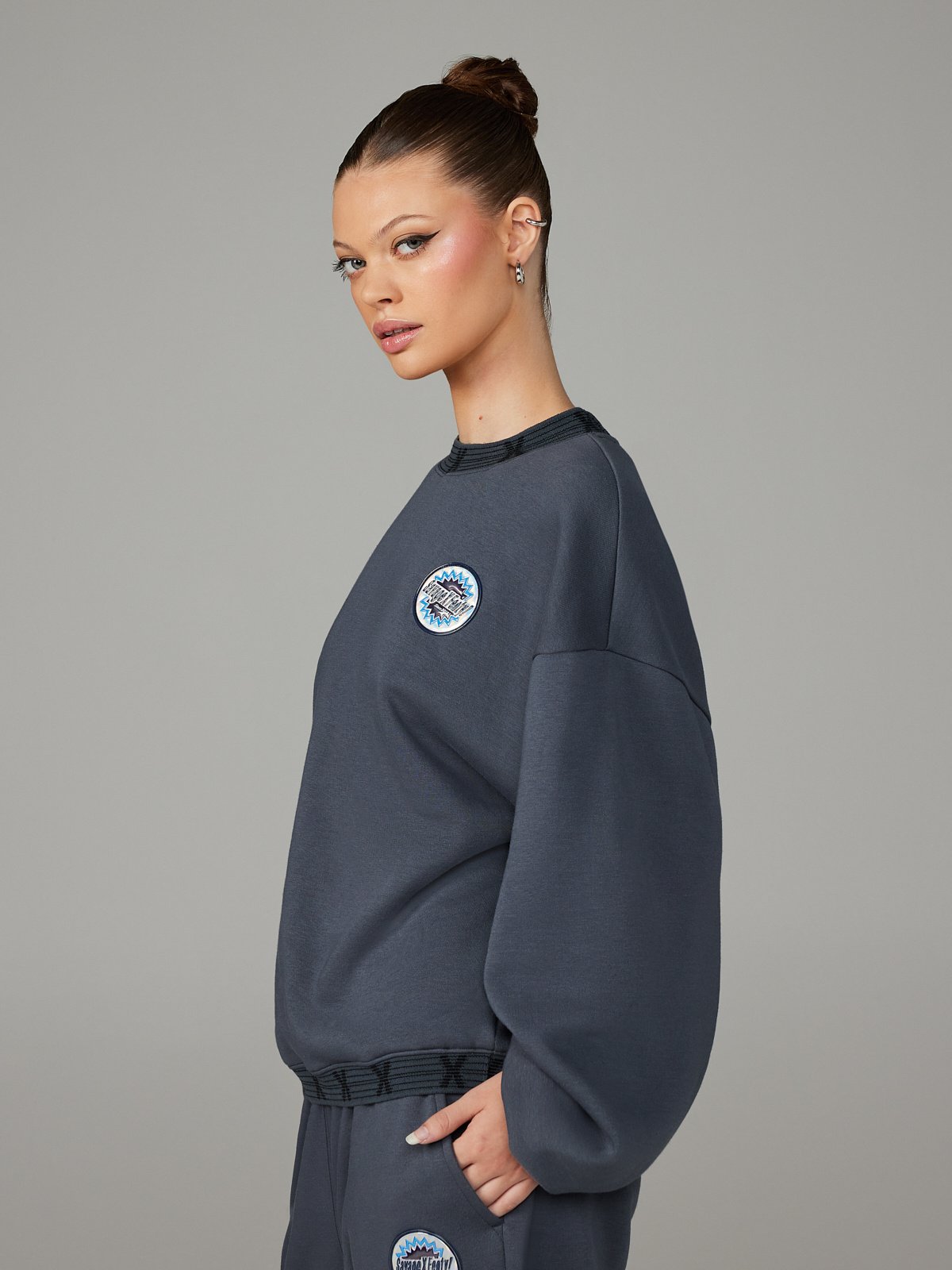 Essential Holographic Logo-Trim Sweatshirt