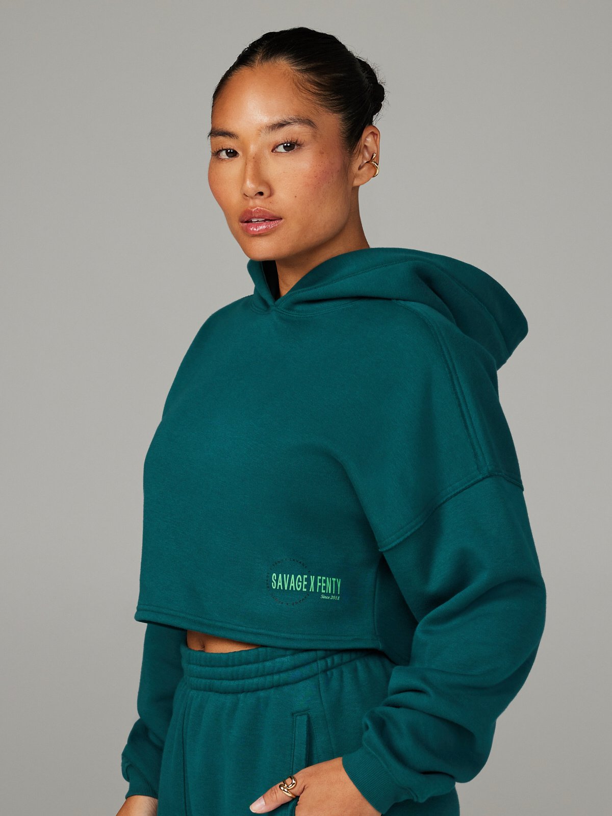 Xssential Fleece Scope Logo Cropped Hoodie in Green | SAVAGE X FENTY