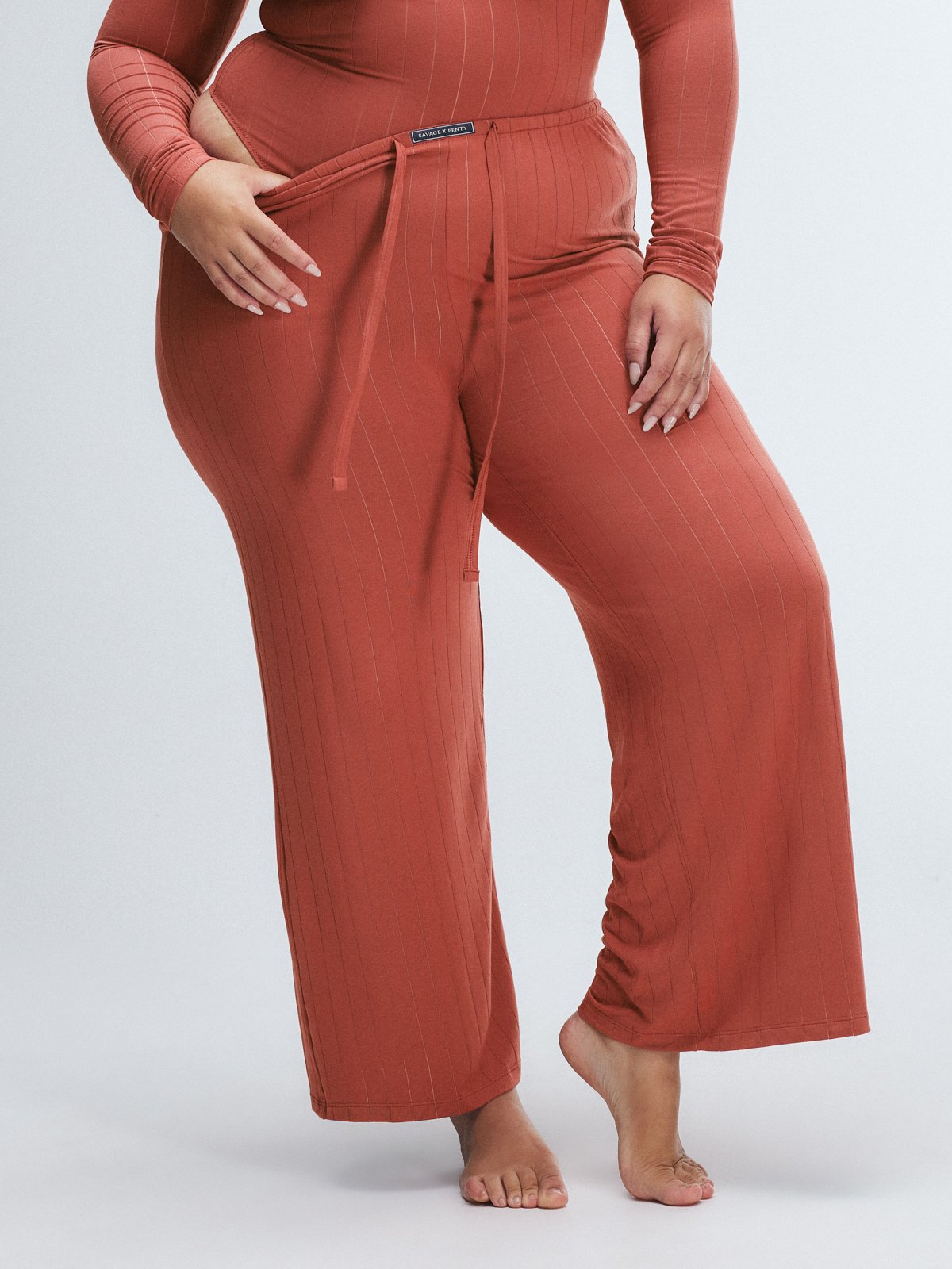 Sleek Stitch Mid-Rise Sleep Pant