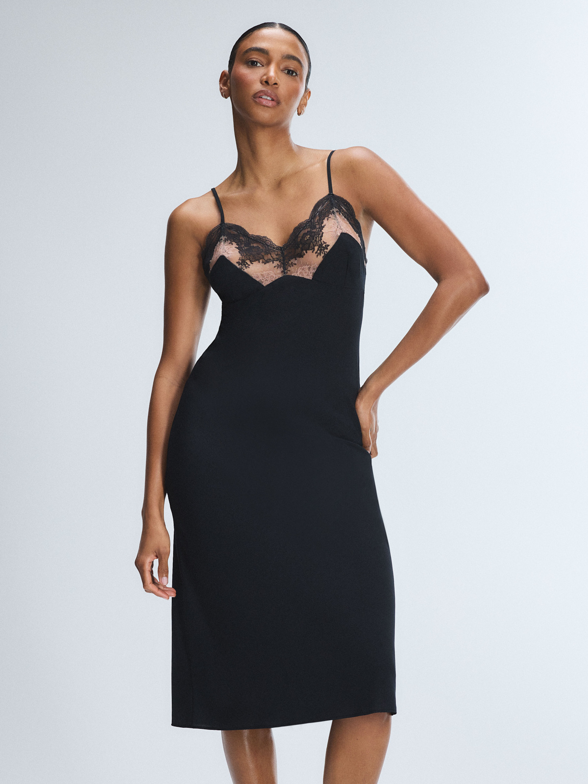 Lacestruck Sleep Slip in Black | SAVAGE X FENTY