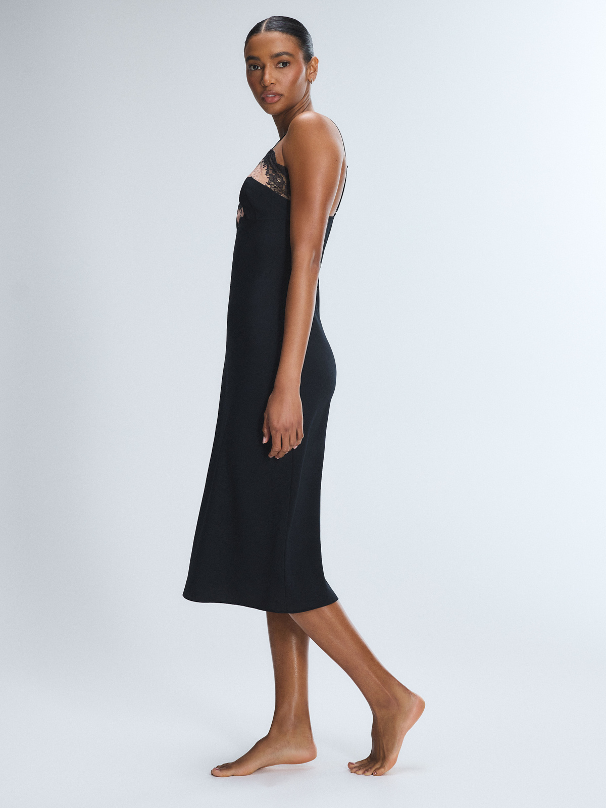 Lacestruck Sleep Slip in Black | SAVAGE X FENTY