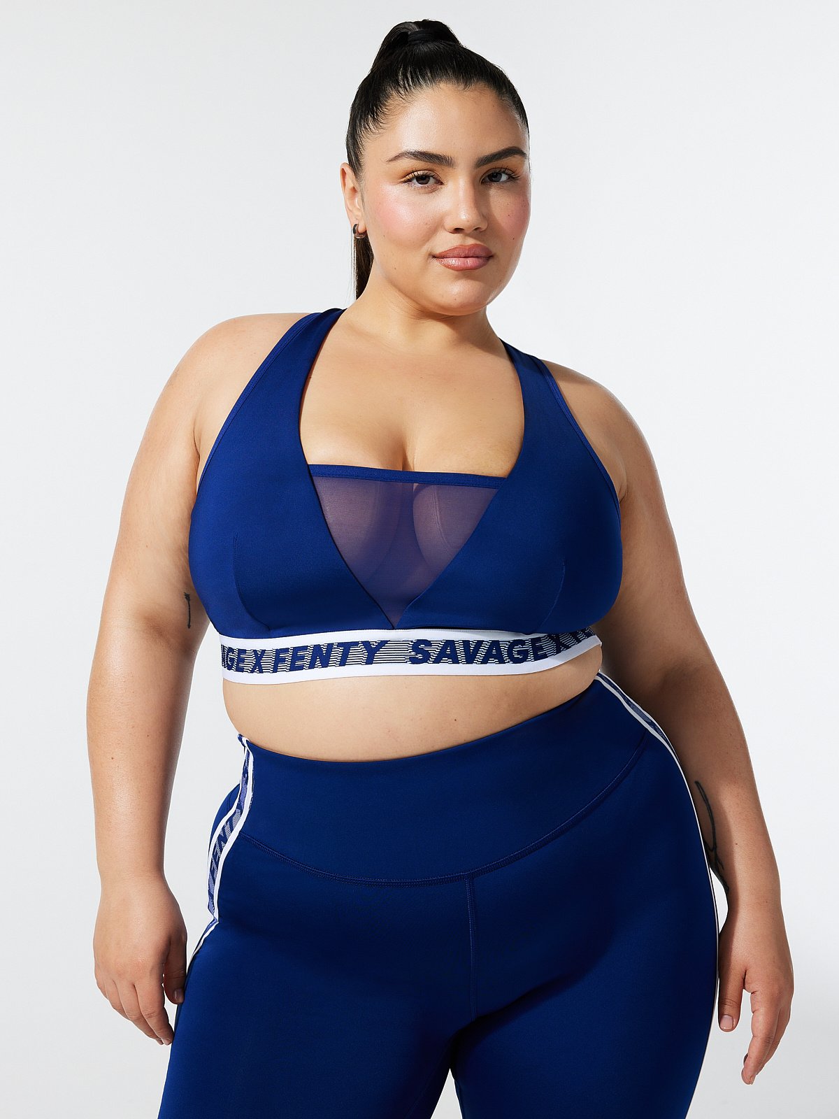 Savage X Fenty Womens Hotline Medium-Impact Sports Bra, Basically Blue, X-Small  : : Clothing, Shoes & Accessories