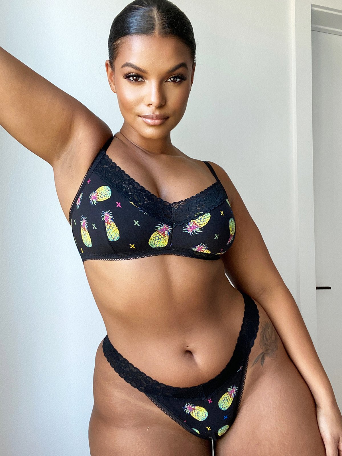 Wholesale beautiful black women thongs In Sexy And Comfortable Styles 