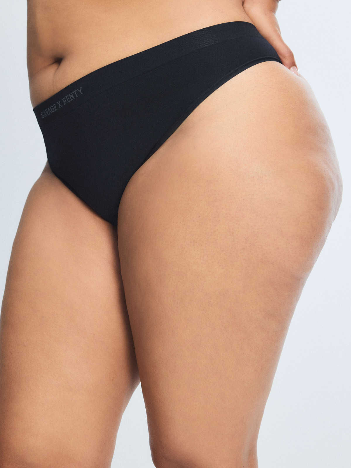 Seamless High-Waist Thong Panty