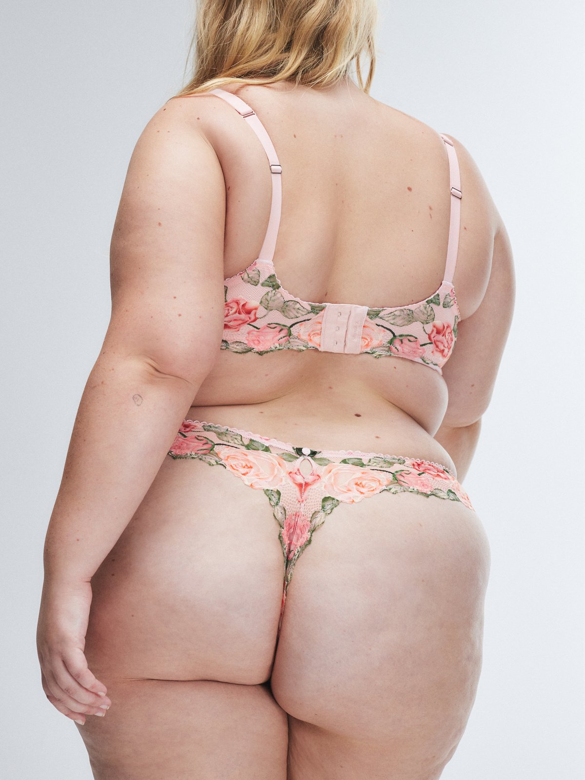 Les Roses Lace Thong Panty