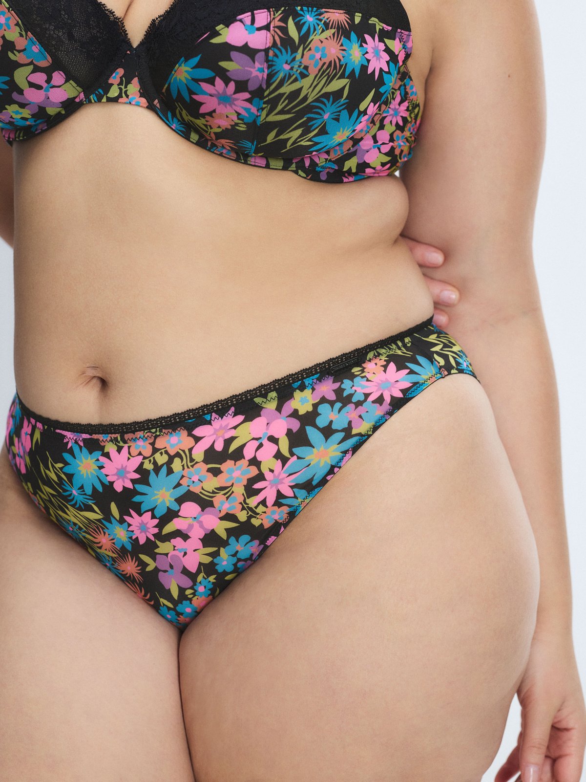 Hopelace Romantic High-Leg Bikini Panty