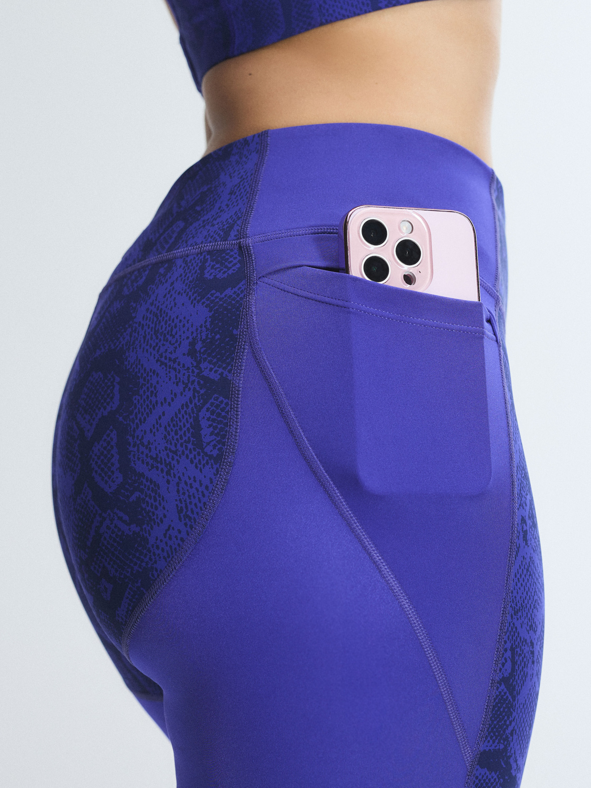 Lit Luster Ankle Zip Legging in Blue | SAVAGE X FENTY