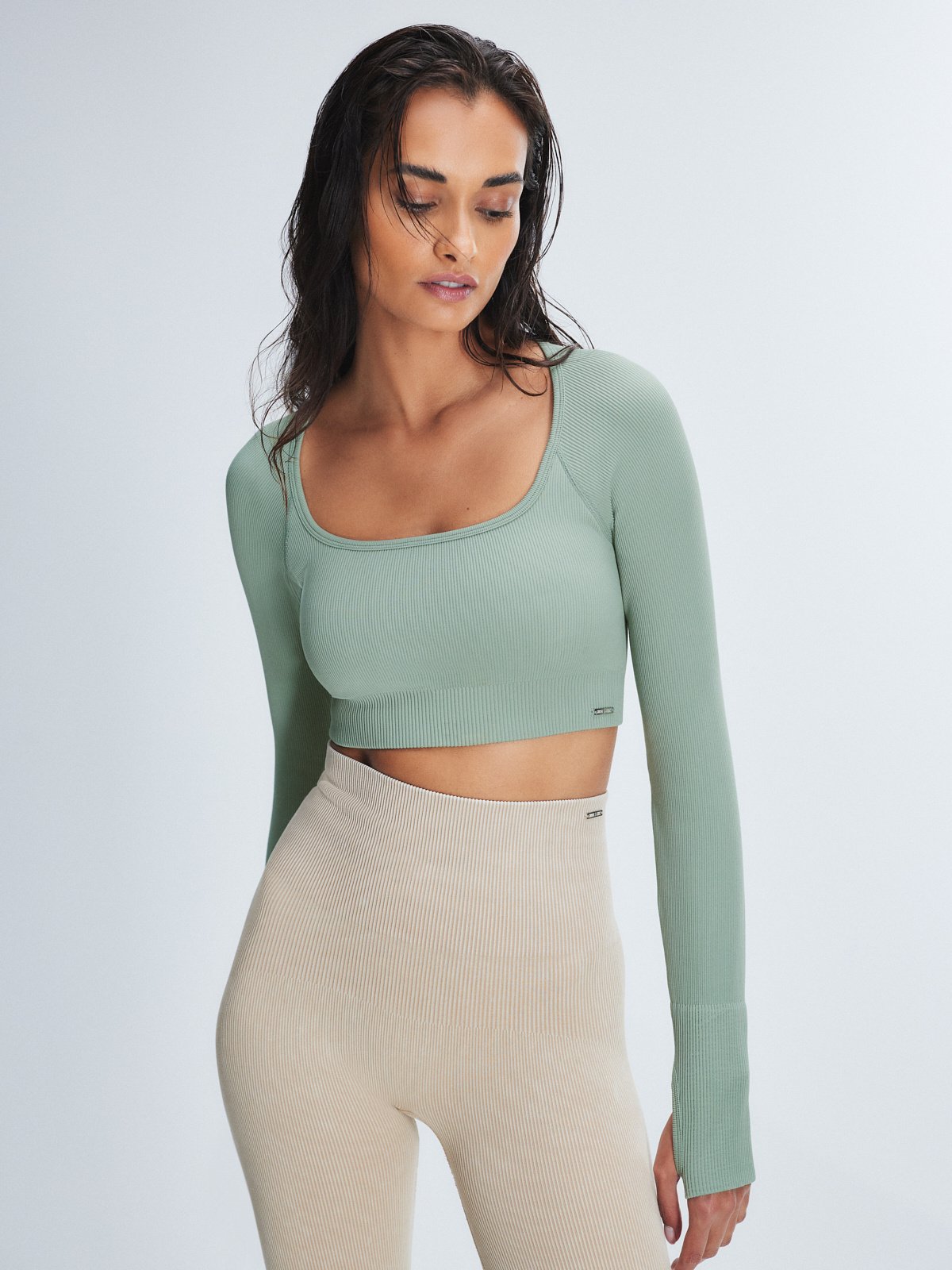 Seamless Sport Long-Sleeve Cropped Bra Top