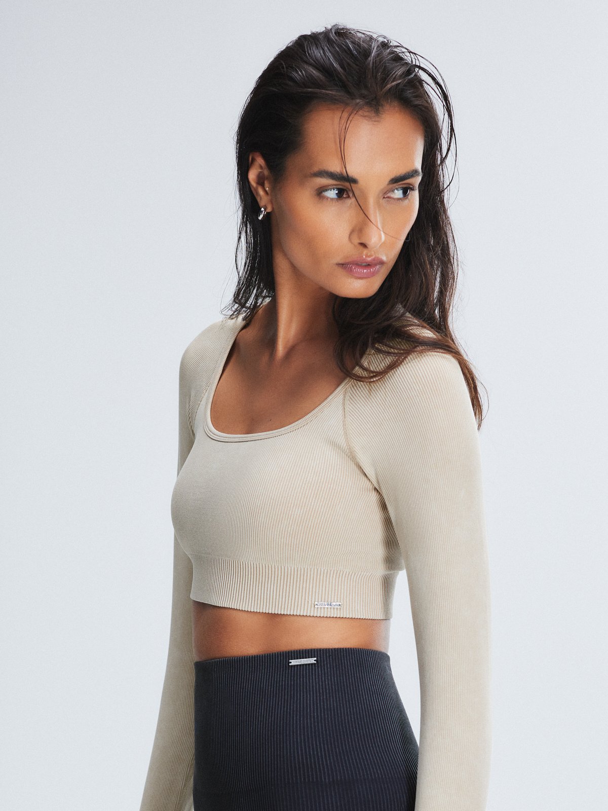 Seamless Sport Long-Sleeve Cropped Bra Top