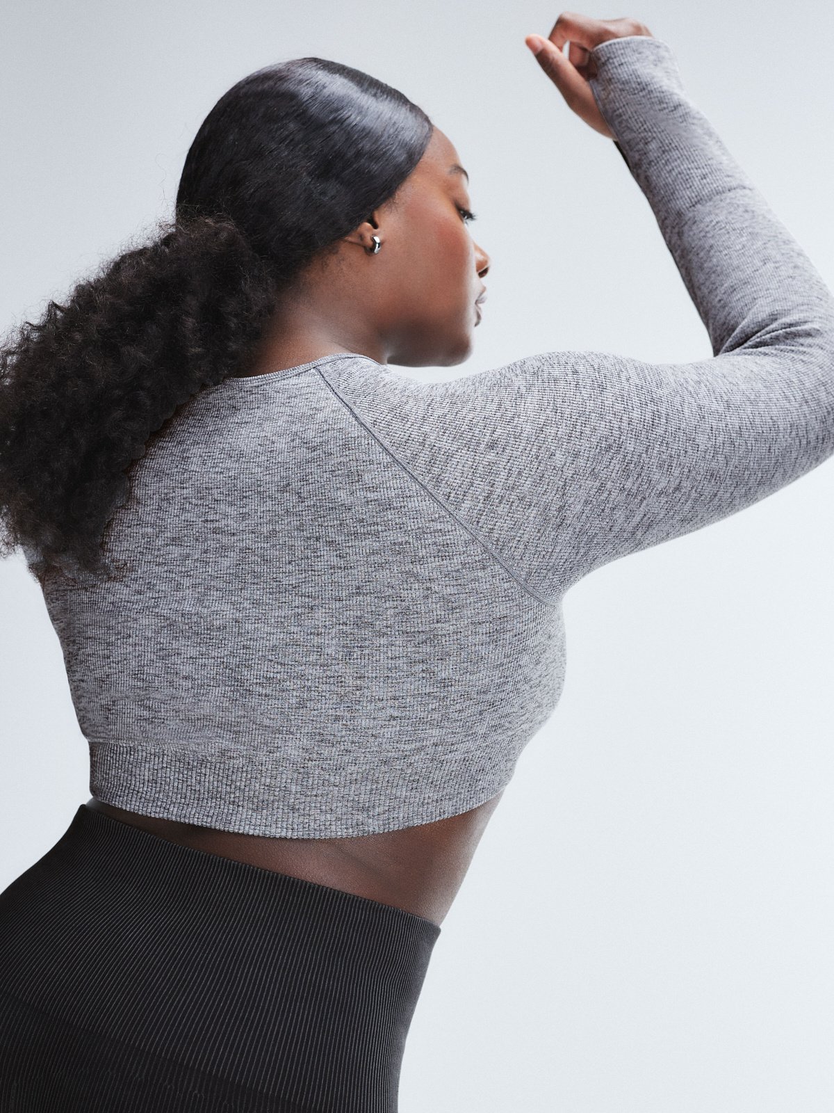 Seamless Sport Long-Sleeve Cropped Bra Top