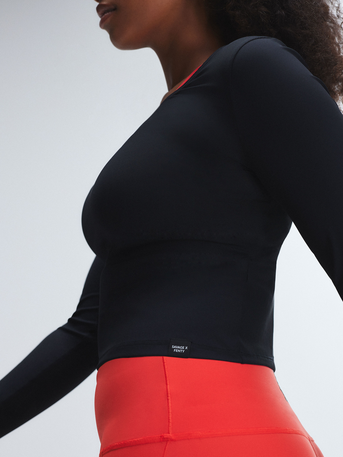 Light Layer Twist Back Top in Black | SAVAGE X FENTY