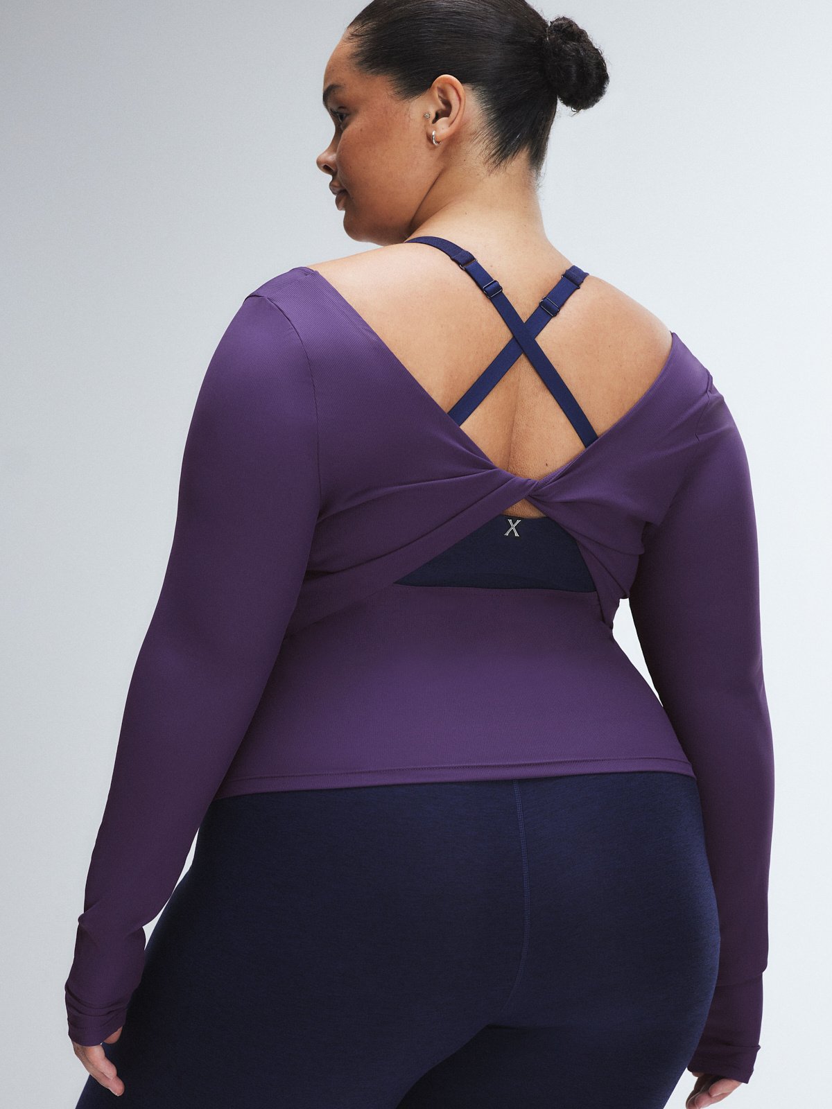 Light Layer Twist Back Top